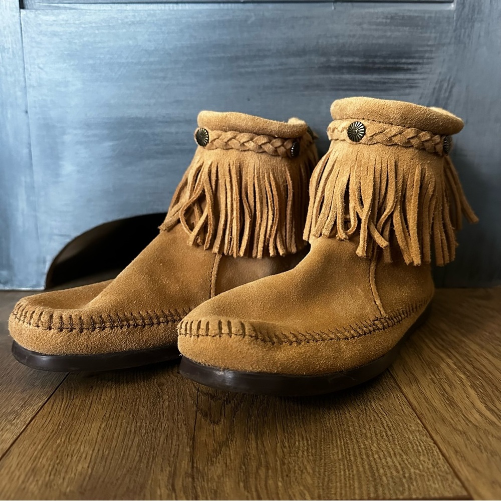 Minnetonka Back Zip Hard Sole Fringe Suede Moccasin Boots